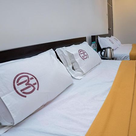 Hotel Mookambika Comforts Тирупати Екстериор снимка