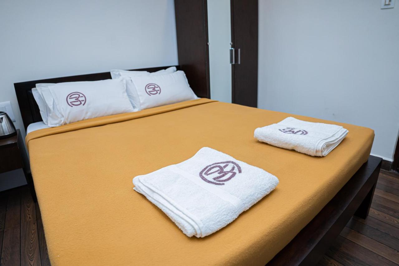 Hotel Mookambika Comforts Тирупати Екстериор снимка